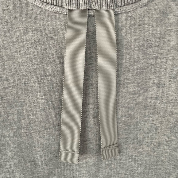 Lululemon Avenue Pullover in Heathered Light Grey / Soot Light - Picture 9 of 16